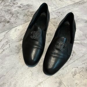 Chanel Interlocking CC Logo Black Leather Loafers Flats Size 37 6.5 / 7